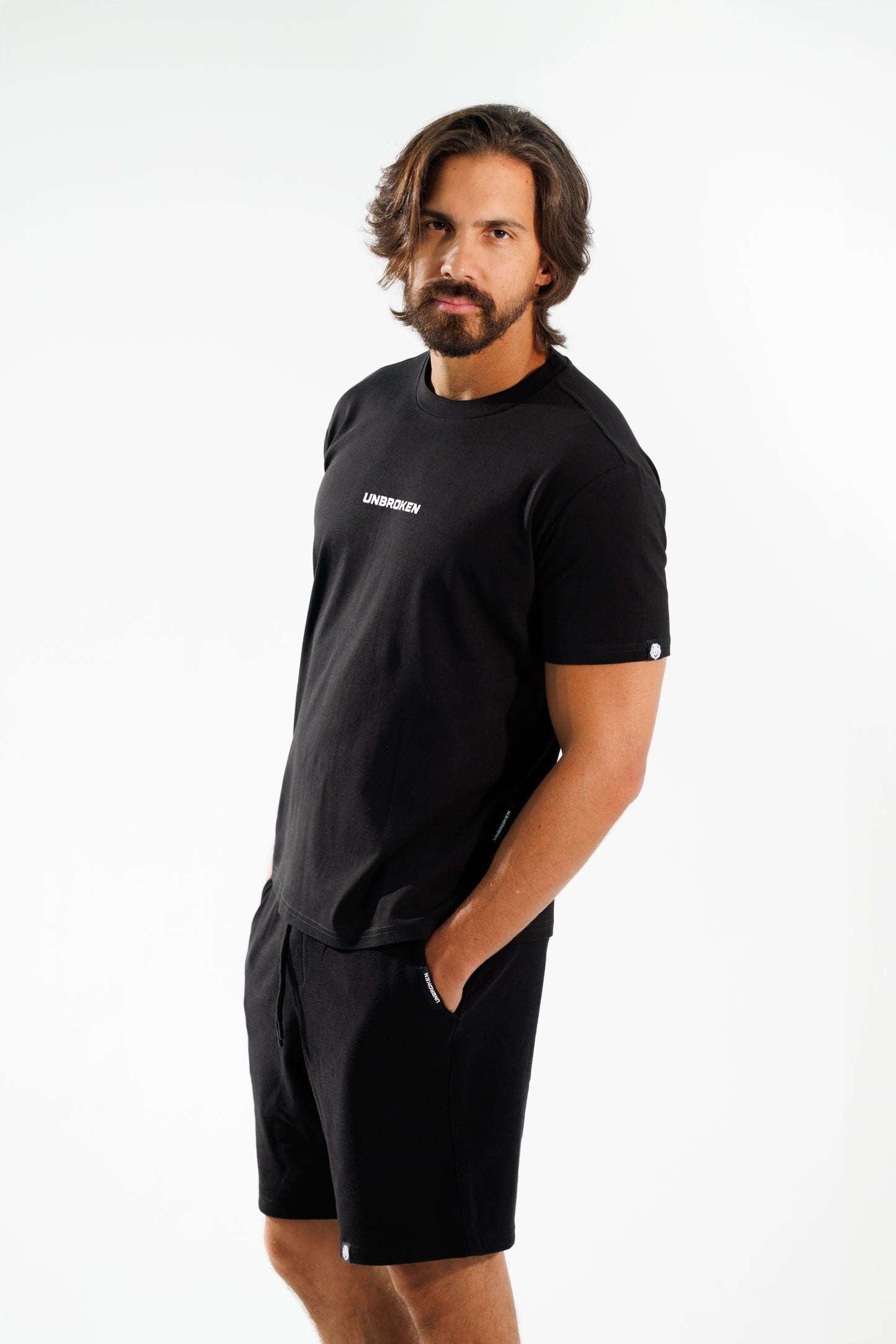 Camiseta Basic 190 gramos regular fit: La Elegancia de lo Esencial - Unbroken 