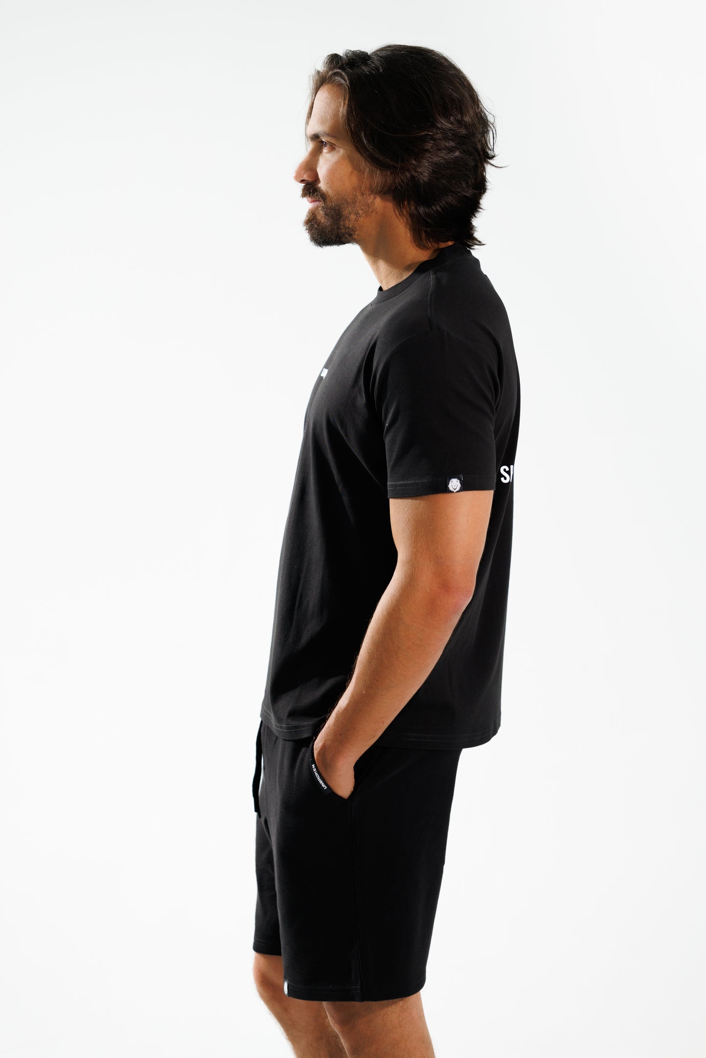 Camiseta Basic 190 gramos regular fit: La Elegancia de lo Esencial - Unbroken 