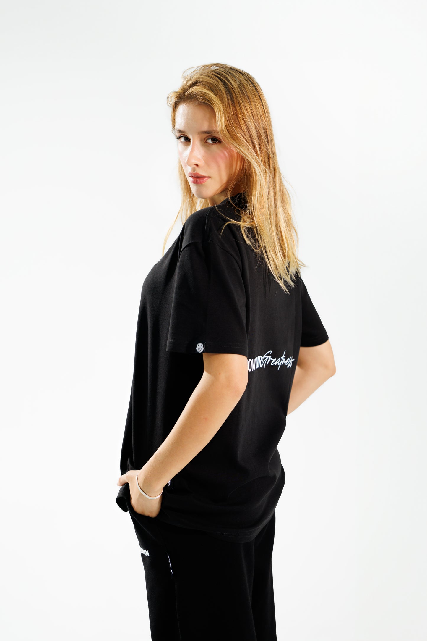 Camiseta Basic 190 gramos regular fit: La Elegancia de lo Esencial - Unbroken 