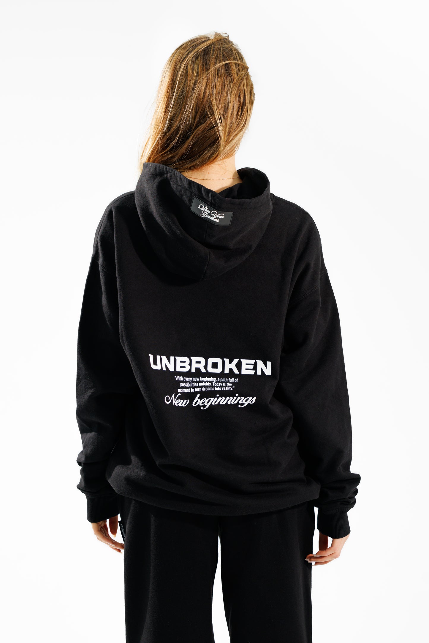 Hoodie 375 gramos New Beginnings:100% Algodón peruano - Unbroken 