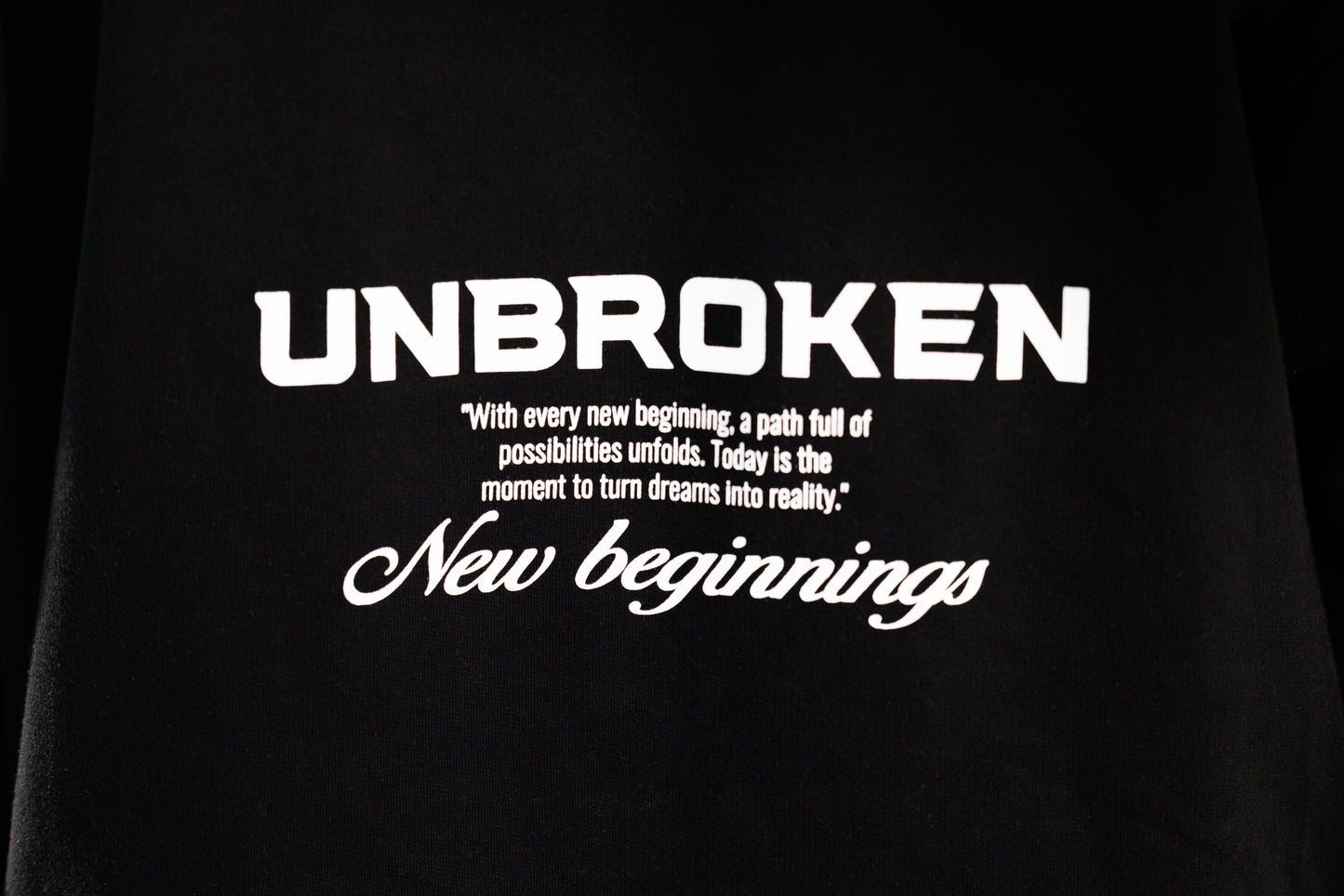 Hoodie New Beginnings: La Grandeza en Cada Nuevo Comienzo